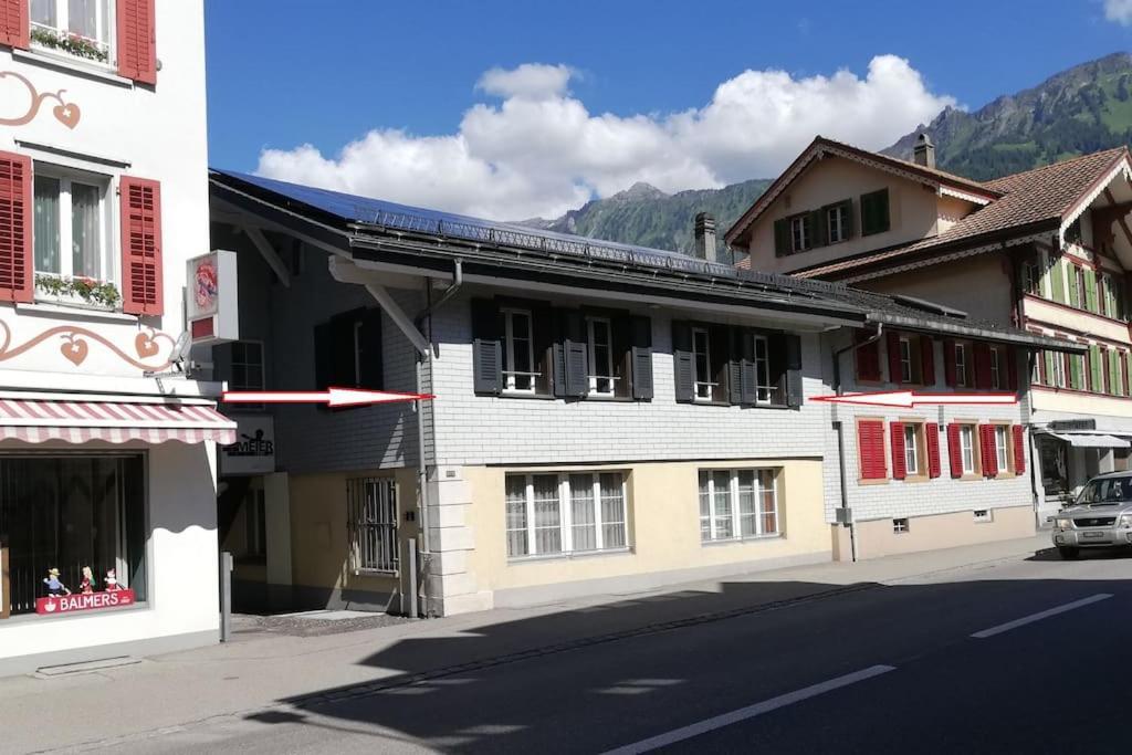 New.. Matten Central Family Suite, Sleeps 4 Matten bei Interlaken Екстериор снимка